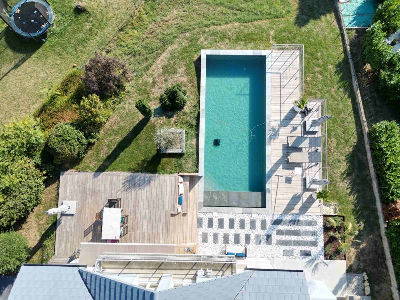 piscine semi-enterrée